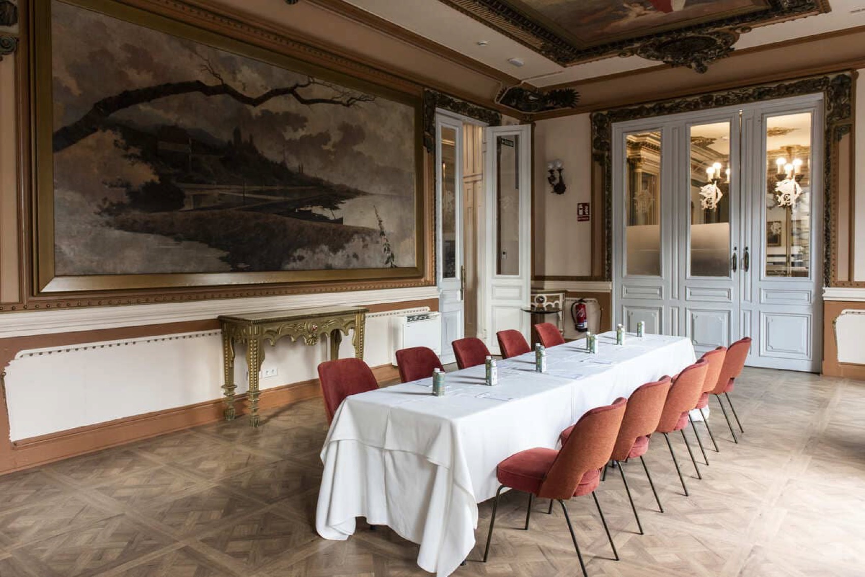 Sala de reuniones clásica